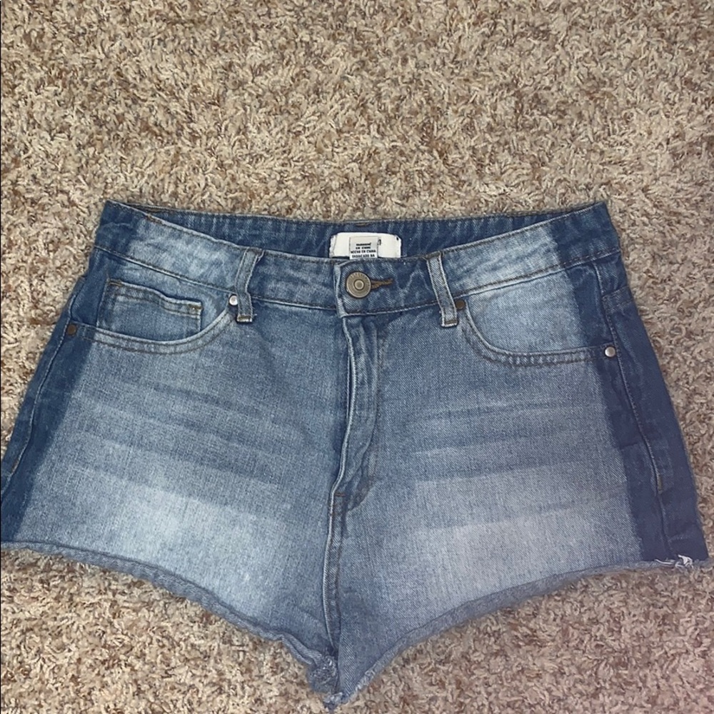 Shorts with blue strips on the side